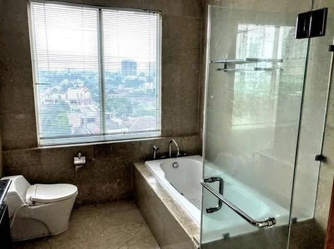 Kemang Village Tower Tiffany Lantai Tinggi