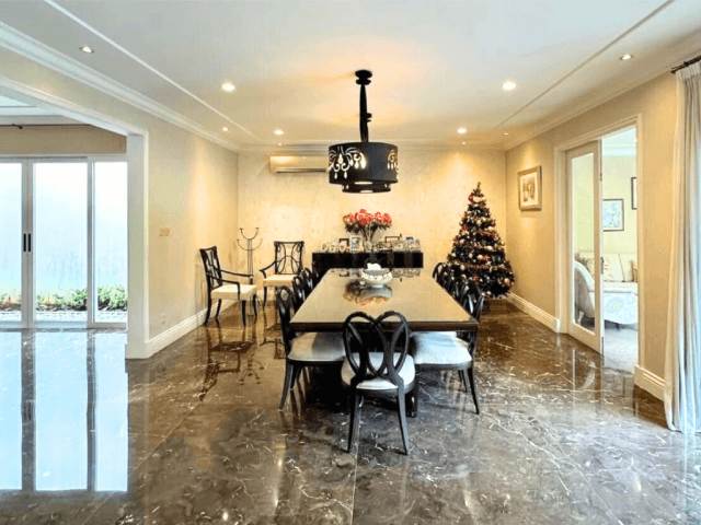 4-Bedrooms House For Rent in Pejaten Barat