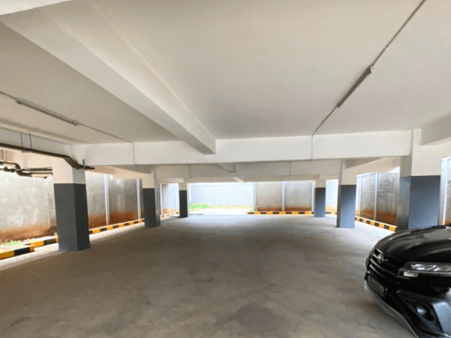 Pramuka Raya Building For Sale 5.5 Floors