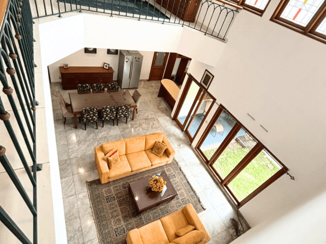 5-Bedrooms House For Rent in Pejaten