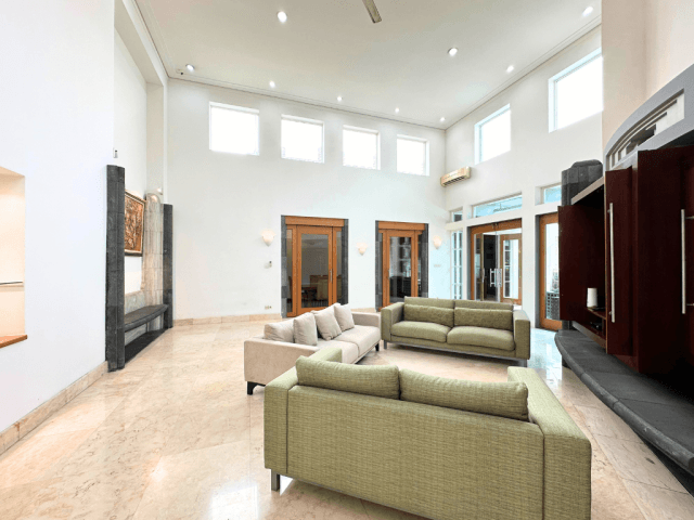 3-Bedrooms House For Sale in Jl. Cimahi Menteng