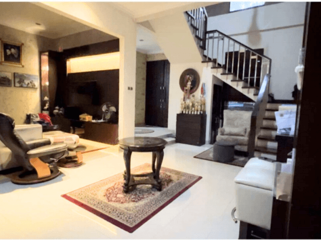 5-Bedroom House for Sale in Panglima Polim