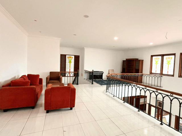 5-Bedrooms House For Rent in Pejaten