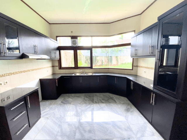 4-Bedrooms House For Sale in Jl. Damai Raya Kebayoran Baru Area