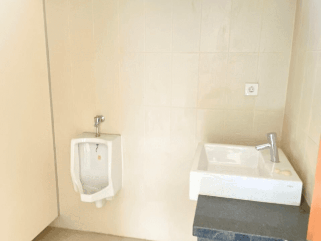Pramuka Raya Building For Sale 5.5 Floors