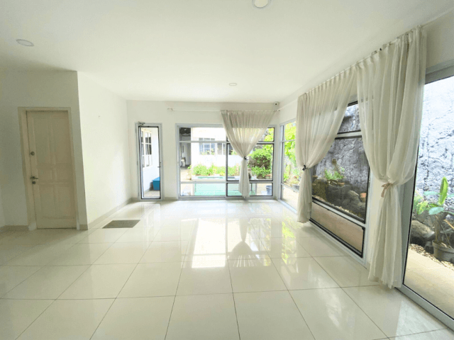 4-Bedrooms House For Sale in Jl. Purwakarta Menteng