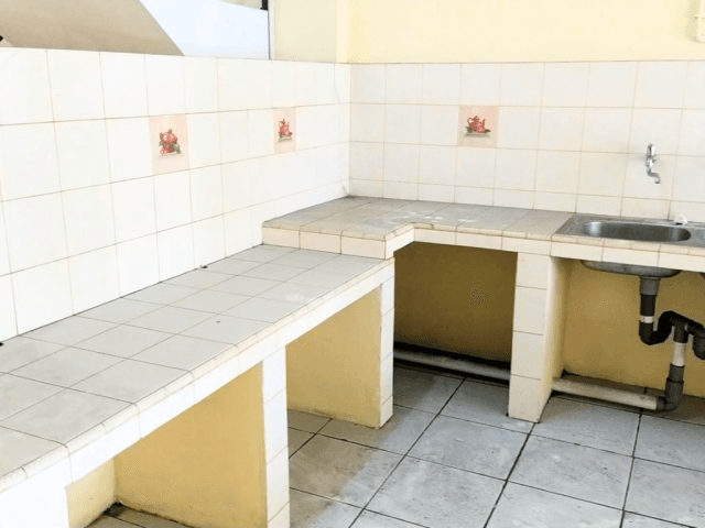 3 Storeys Shophouse for Sale in Fatmawati