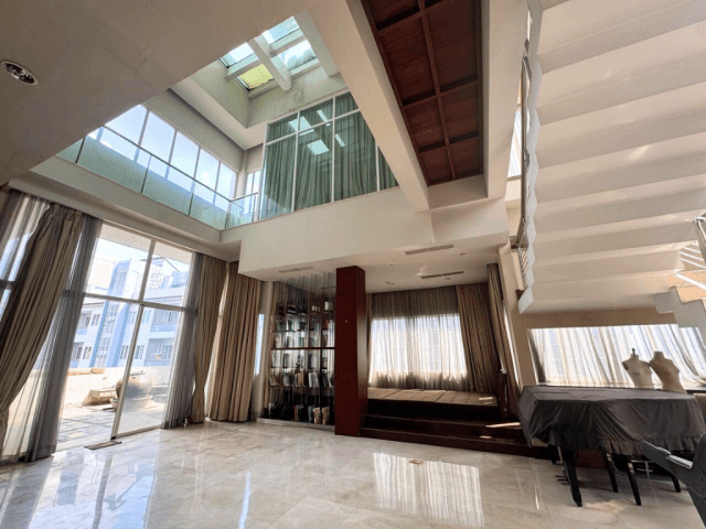 Pearl Garden Penthouse Lantai 6