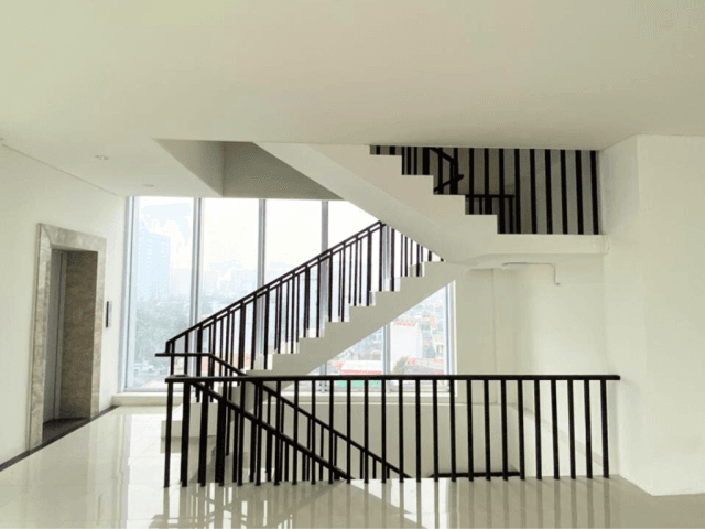 Pramuka Raya Building For Sale 5.5 Floors