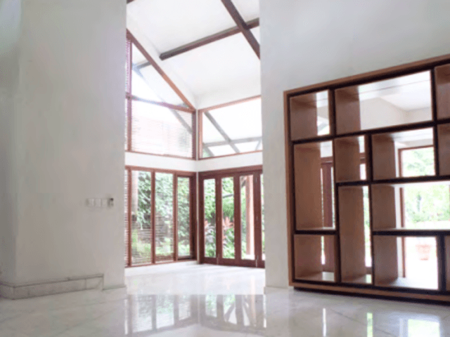 5-Bedrooms House For Sale in Kemang