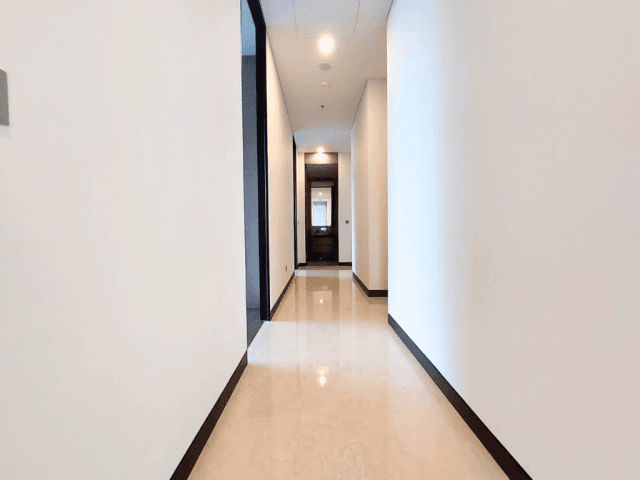 Pakubuwono Menteng Lantai Sedang