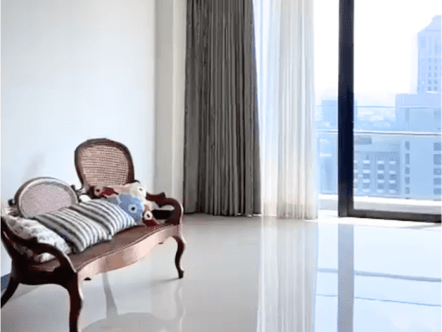 Pakubuwono Menteng Lantai Sedang