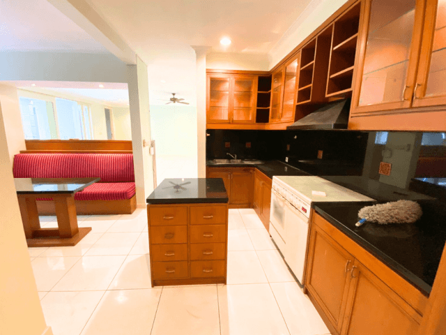 4-Bedrooms House For Rent in Jl. Hang Lekir Kebayoran Baru