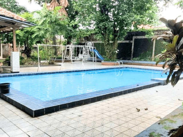 4-Bedrooms House For Sale in Kemang Timur