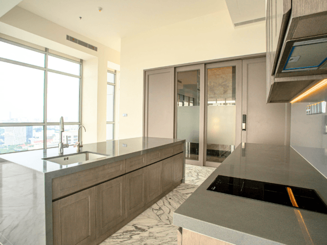 The Stature Jakarta SKY VILLA Lantai 32