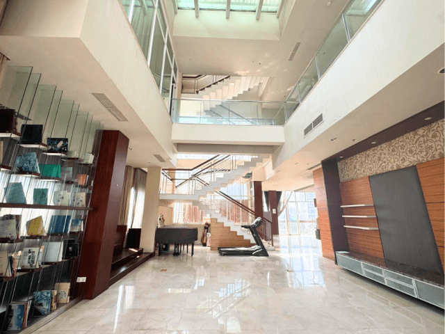 Pearl Garden Penthouse Lantai 6