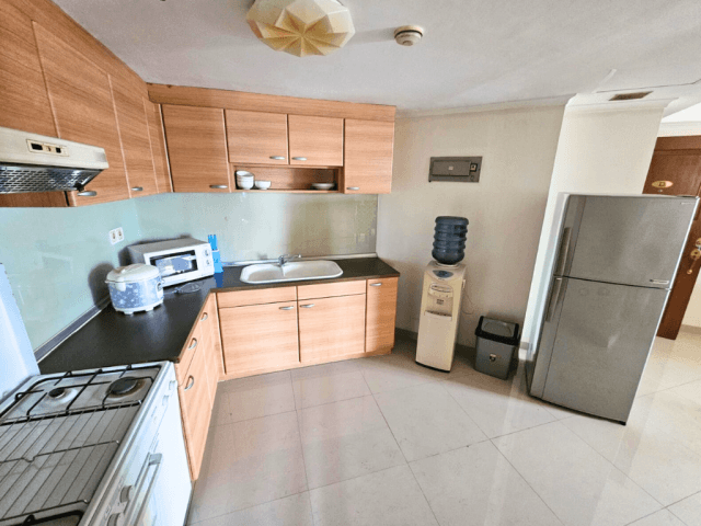 Sudirman Tower Condominium Tower A Lantai Sedang