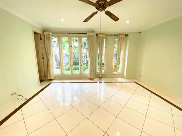 4-Bedrooms House For Rent in Jl. Hang Lekir Kebayoran Baru