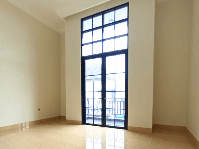 4-Bedrooms House For Sale in Haji Nawi Kebayoran Lama