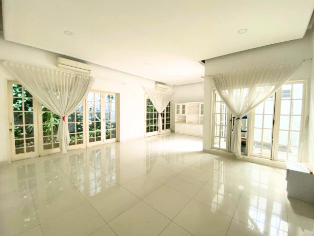 4-Bedrooms House For Sale in Jl. Purwakarta Menteng