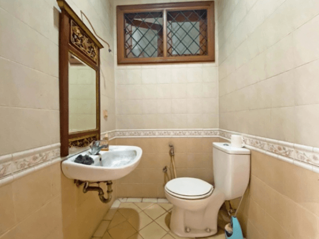 5-Bedrooms House For Sale in Gandaria