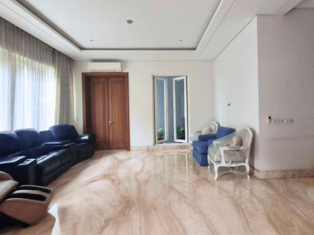 5-Bedrooms House For Rent in Pondok Indah