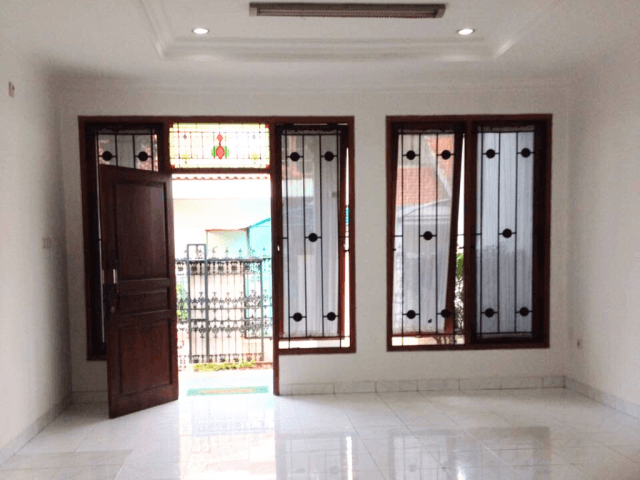 3-Bedrooms House For Sale in Radio Dalam